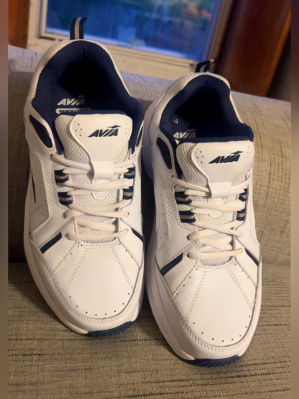 Avia Men’s Athletic Sneakers – White & Navy – Size 9.5